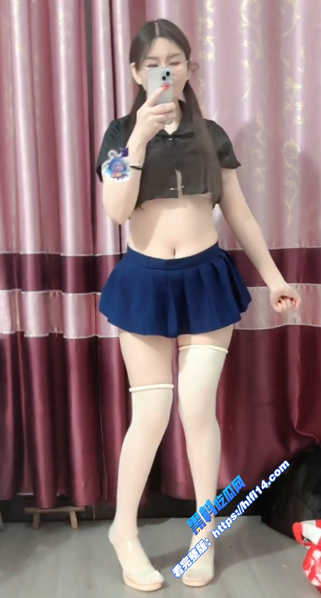 抖音网红 甜兔一 身穿制服丝袜极致诱惑 给榜一大哥定制自慰视频泄密！  图3