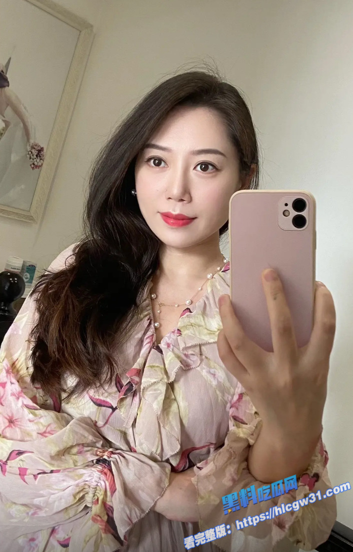 真实母子乱伦!看到穿黑丝豹纹妈妈 忍不住吃下伟哥 直接爆操老妈 干的老妈淫叫连连!1 真实母子乱伦!看到穿黑丝豹纹妈妈 忍不住吃下伟哥 直接爆操老妈 干的老妈淫叫连连!1