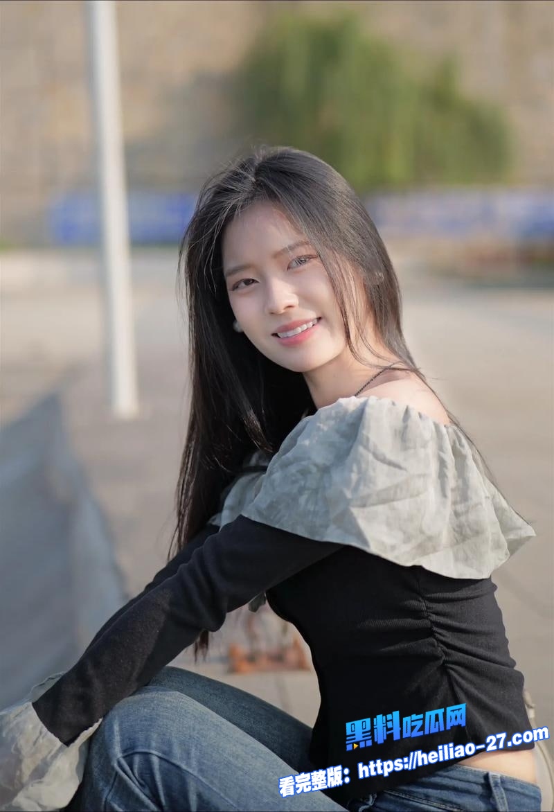 海角乱伦甜美高颜值表妹把柄落姐夫手里偷偷拴起来当小母狗猛干1 海角乱伦甜美高颜值表妹把柄落姐夫手里偷偷拴起来当小母狗猛干1