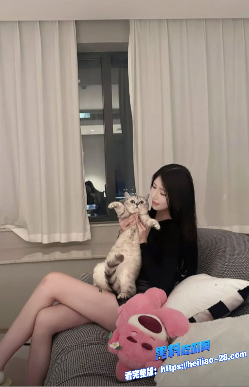 昔日顶美网红umi如今流浪在柬埔寨街头疯癫如大妈原因竟是遭渣男诱骗吸毒后遭抛弃3