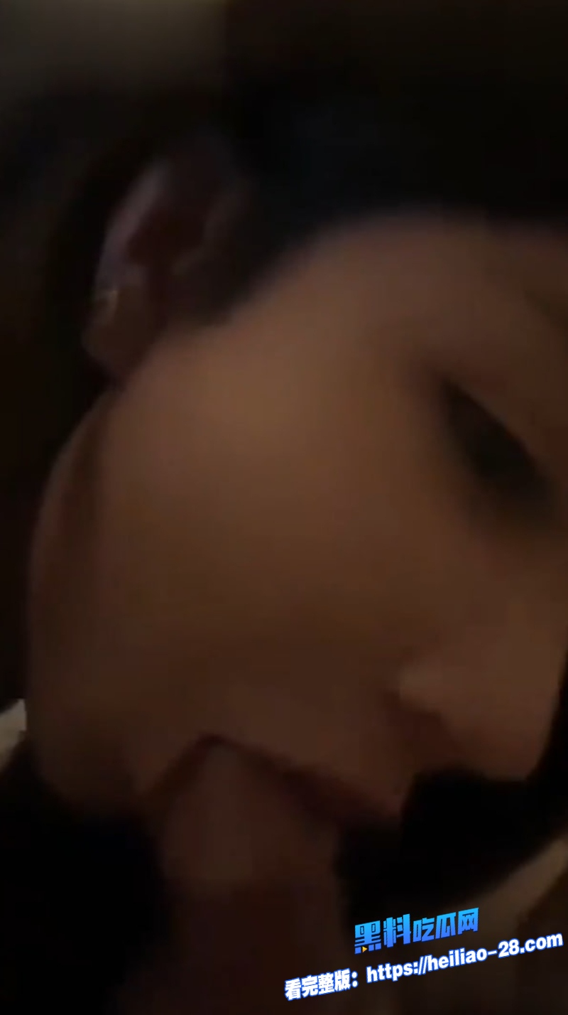 昔日顶美网红umi如今流浪在柬埔寨街头疯癫如大妈原因竟是遭渣男诱骗吸毒后遭抛弃15