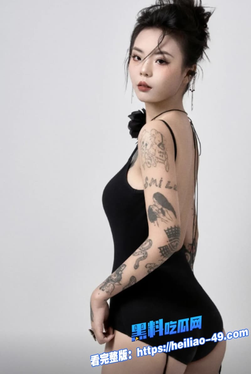 精神小妹直播大秀视频流出黑丝女上位狂扭肥臀符文战士直接被榨干 1
