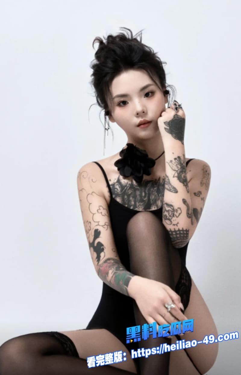 精神小妹直播大秀视频流出黑丝女上位狂扭肥臀符文战士直接被榨干 11