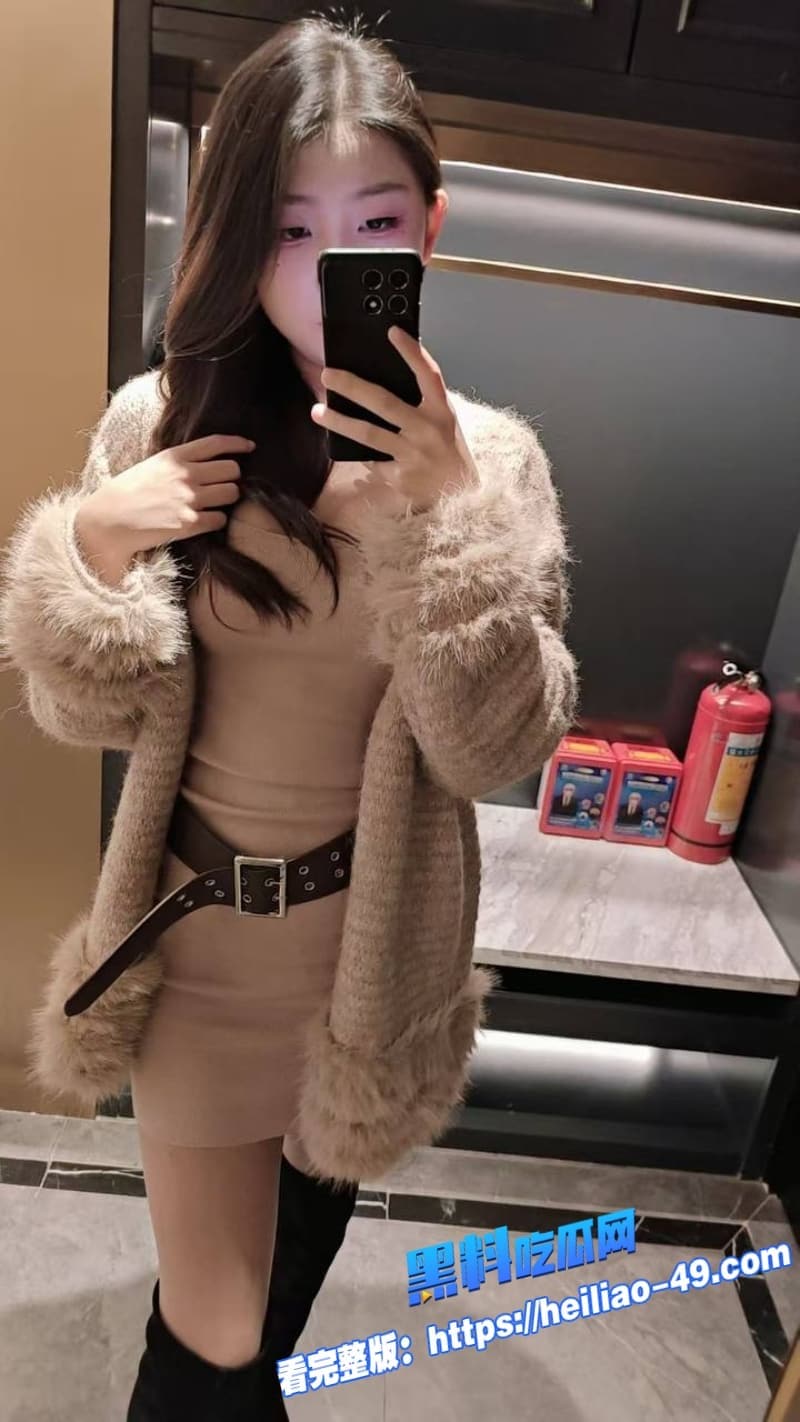 海角兄妹乱伦摩天轮上兄妹禁忌高空做爱视频流出惊魂刺激到腿软怕被发现还得憋着叫 10 海角兄妹乱伦摩天轮上兄妹禁忌高空做爱视频流出惊魂刺激到腿软怕被发现还得憋着叫 10