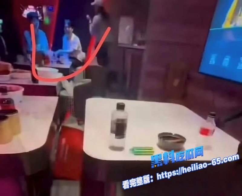 内娱顶流刘昊然郭麒麟严浩翔组团商K玩耍厕所打飞机视频炸锅全网12 内娱顶流刘昊然郭麒麟严浩翔组团商K玩耍厕所打飞机视频炸锅全网12