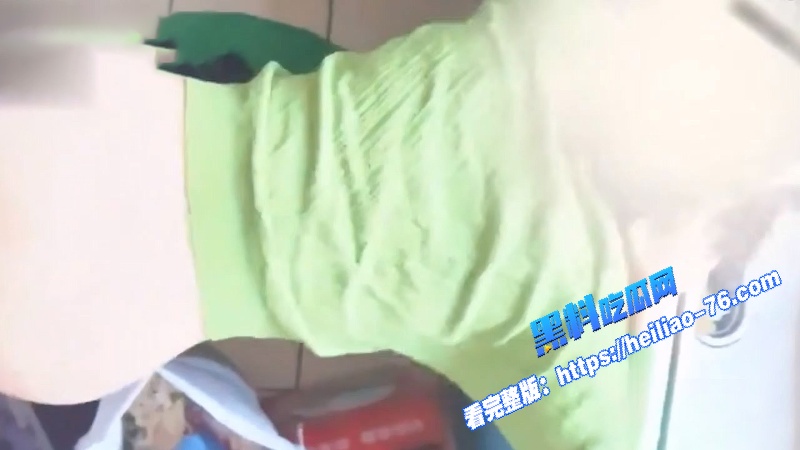 海角乱伦大神新作 趁表哥出门厨房操的嫂子奶水直流 内射差点被邻居看到太刺激图7