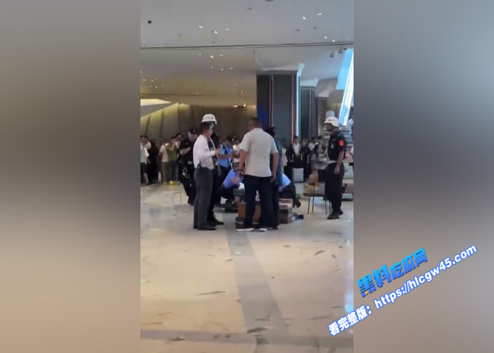 四川成都太古里商场内 因感情纠纷竟引发某男子对女朋友痛下杀手 12 四川成都太古里商场内 因感情纠纷竟引发某男子对女朋友痛下杀手 12