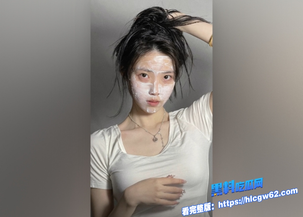 真实乱伦妹妹大半夜喝酒回家被亲哥埋怨妹妹顶嘴让哥哥别唠叨随后哥一气之下冲进卫生间把正在洗澡的妹妹强上了 3