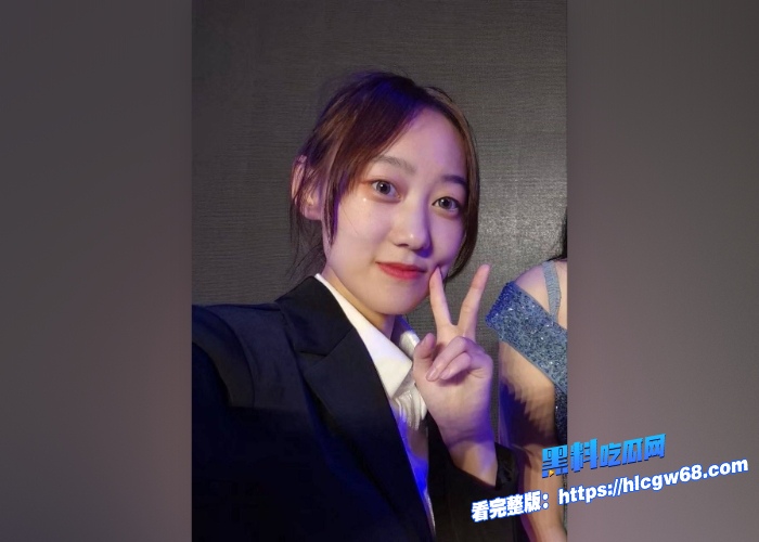 浙江艺术学院的白嫩清纯女大学生和男友做爱私拍流出人前清纯乖巧私下里是吃鸡小母狗喜欢男友后入 图4