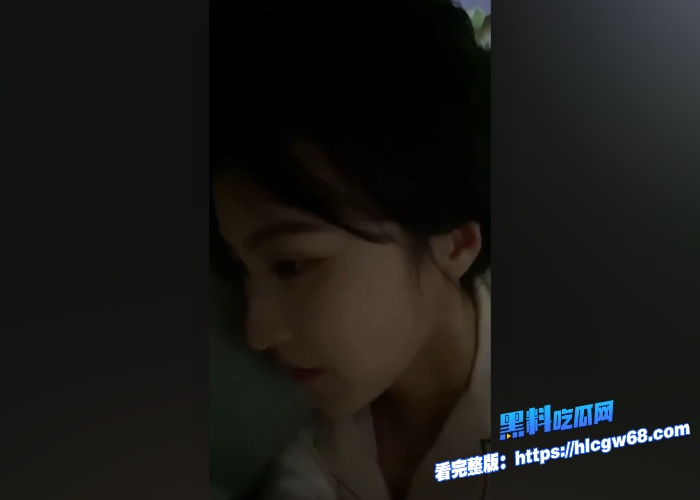 浙江艺术学院的白嫩清纯女大学生和男友做爱私拍流出人前清纯乖巧私下里是吃鸡小母狗喜欢男友后入 图22