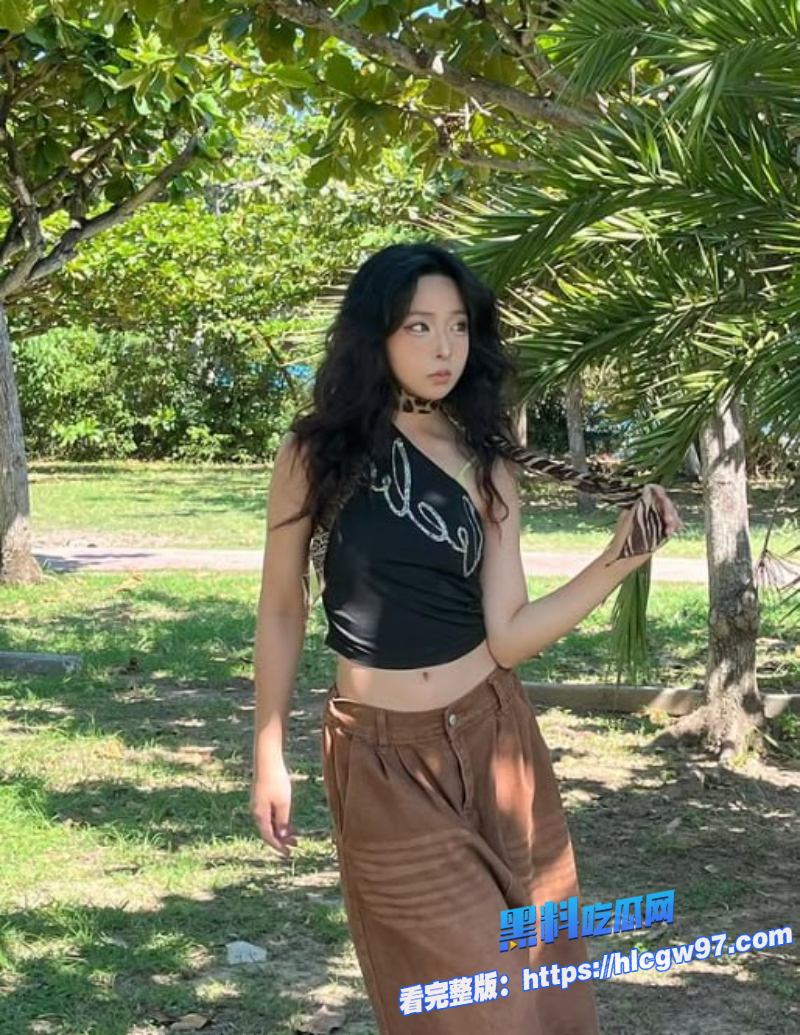 大长腿猫小娴私拍付费定制视频流出 6