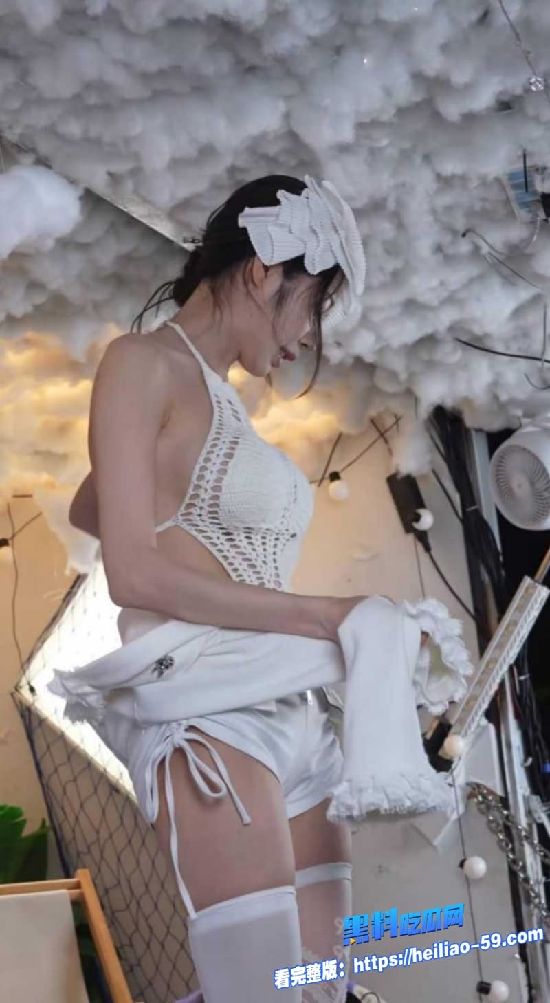 广东百万粉网红江好玩拜金捞女又当又立金主怒曝出轨操粉不雅视频疯传6 广东百万粉网红江好玩拜金捞女又当又立金主怒曝出轨操粉不雅视频疯传6