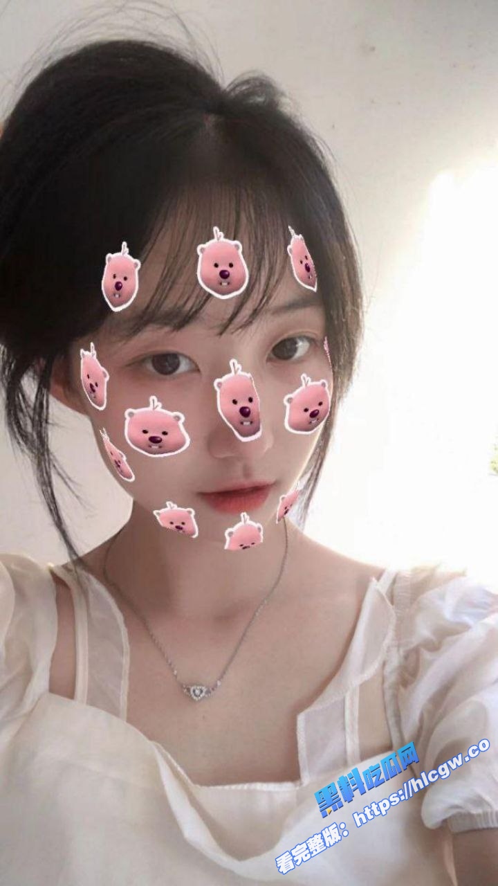 武汉大学校花 张琪宣 甜美的长相私下竟是淫荡母狗 各种姿势玩弄骚穴 大饱眼福！1