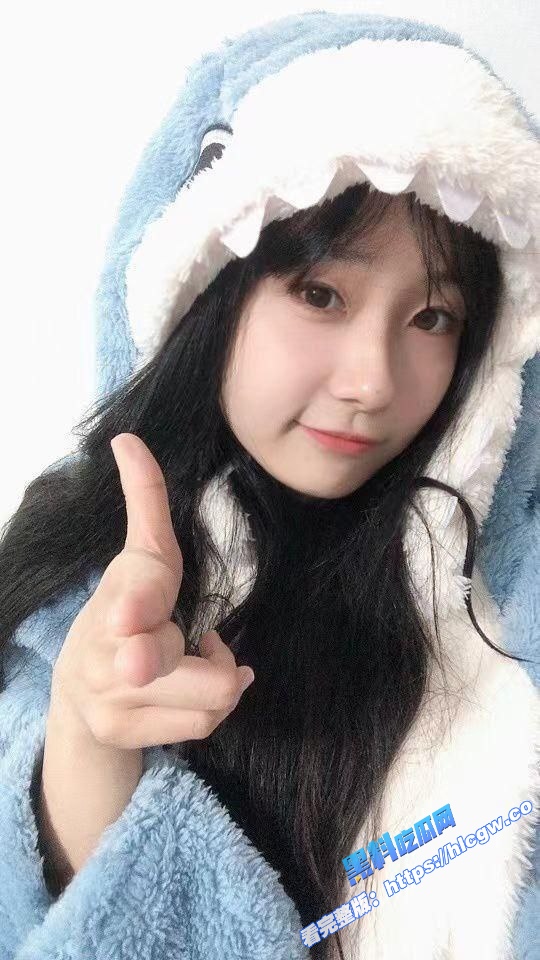 武汉大学校花 张琪宣 甜美的长相私下竟是淫荡母狗 各种姿势玩弄骚穴 大饱眼福！5