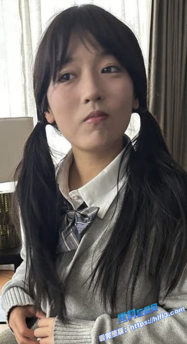 安徽马鞍山学院 冯欣果 私房大神调教 真实4P啪啪 一步步从傻白甜到性奴母狗！1