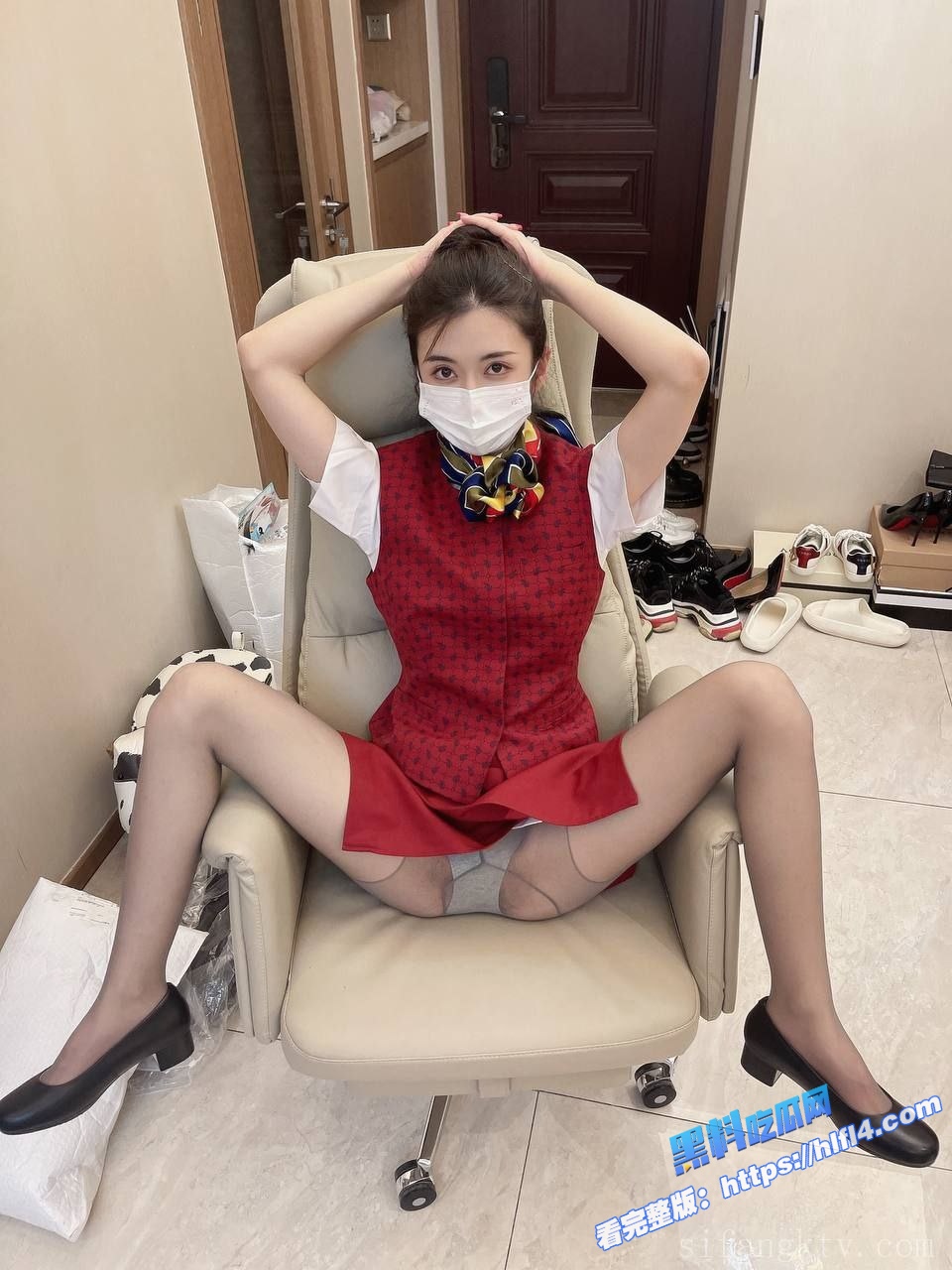 深航实习空姐 为了转正主动找领导潜规则 被领导调教成小母狗 每天就想着吃屌和被操！3
