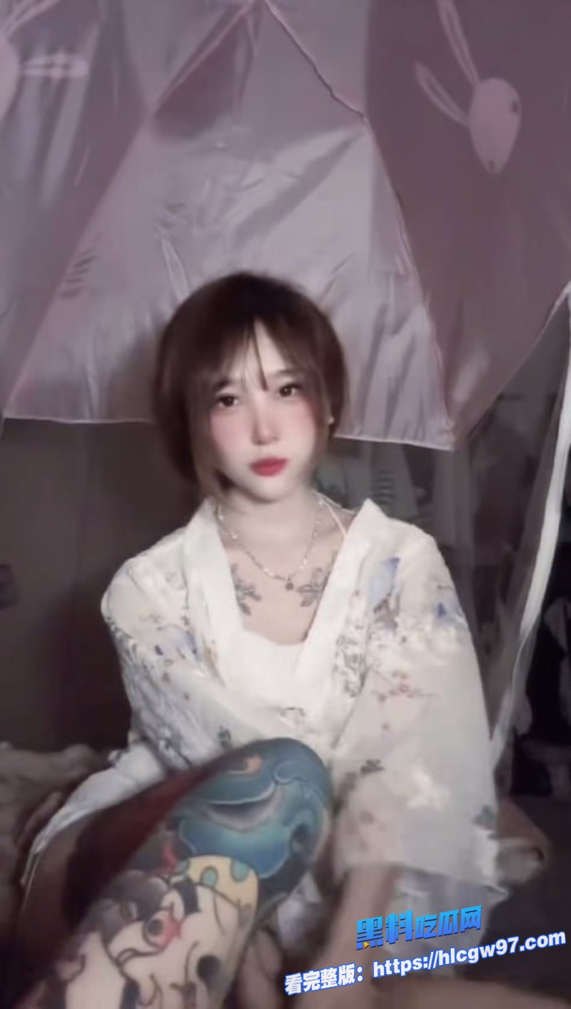 浙江温州高颜值精神小妹自慰啪啪视频流出 1