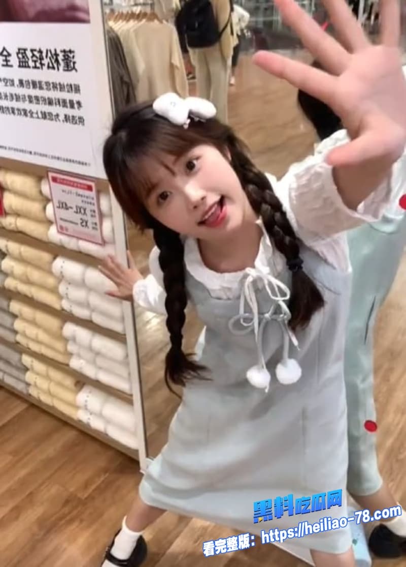 03年卫校极品学生妹性爱视频流出全程露脸狂舔巨屌随后遭金主各种姿势疯狂抽插3