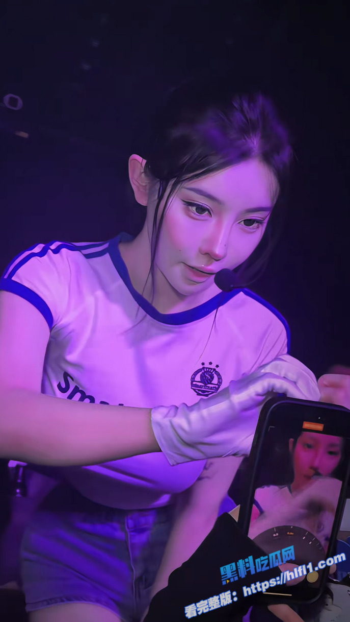抖音百万女网红 DJ牛奶 跟同厂牌潮流小伙4P视频流出 一边被操还一边问你射了没！图2