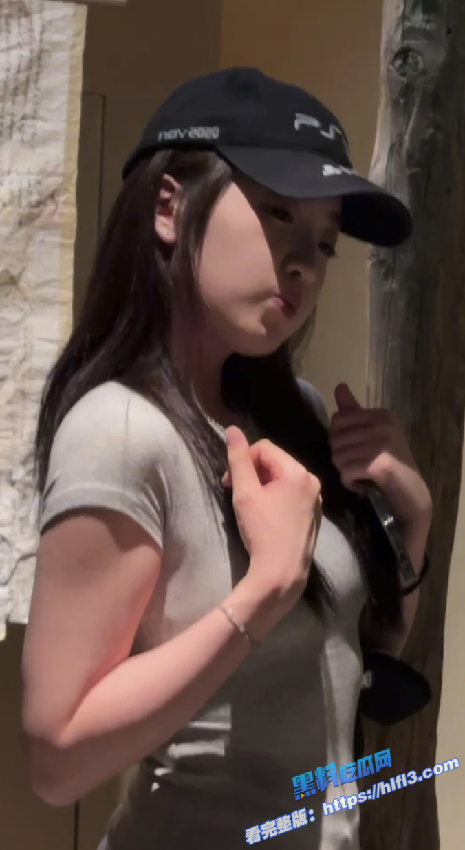 排球少女 樊沅欣 被金主带去旅游 任由金主肆意玩弄  撅起屁股被金主后入爆操！2