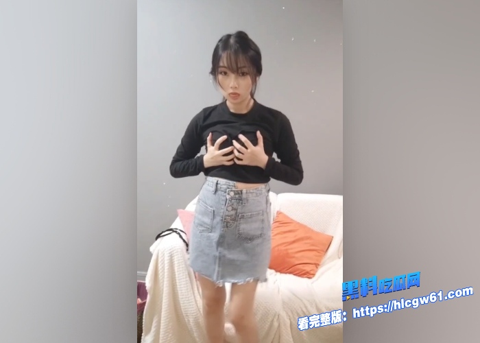 巨乳少妇刚怀孕不久骚逼就急不可耐开直播捞钱微微隆起的肚子加上怀孕特有的大乳晕真是看的别有一番滋味 图3