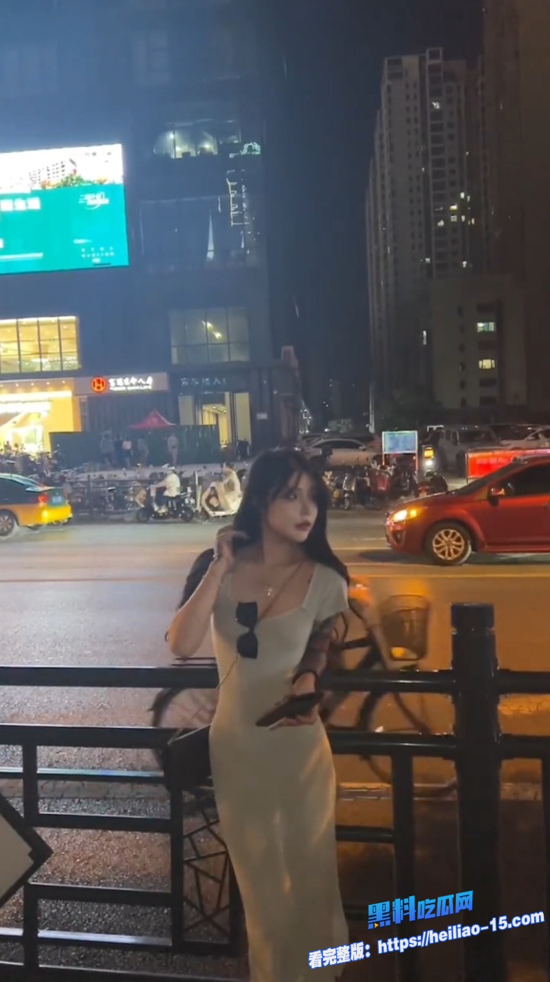 花臂舌钉精神小妹携手闺蜜下海直播各种掰穴自慰 1 花臂舌钉精神小妹携手闺蜜下海直播各种掰穴自慰 1