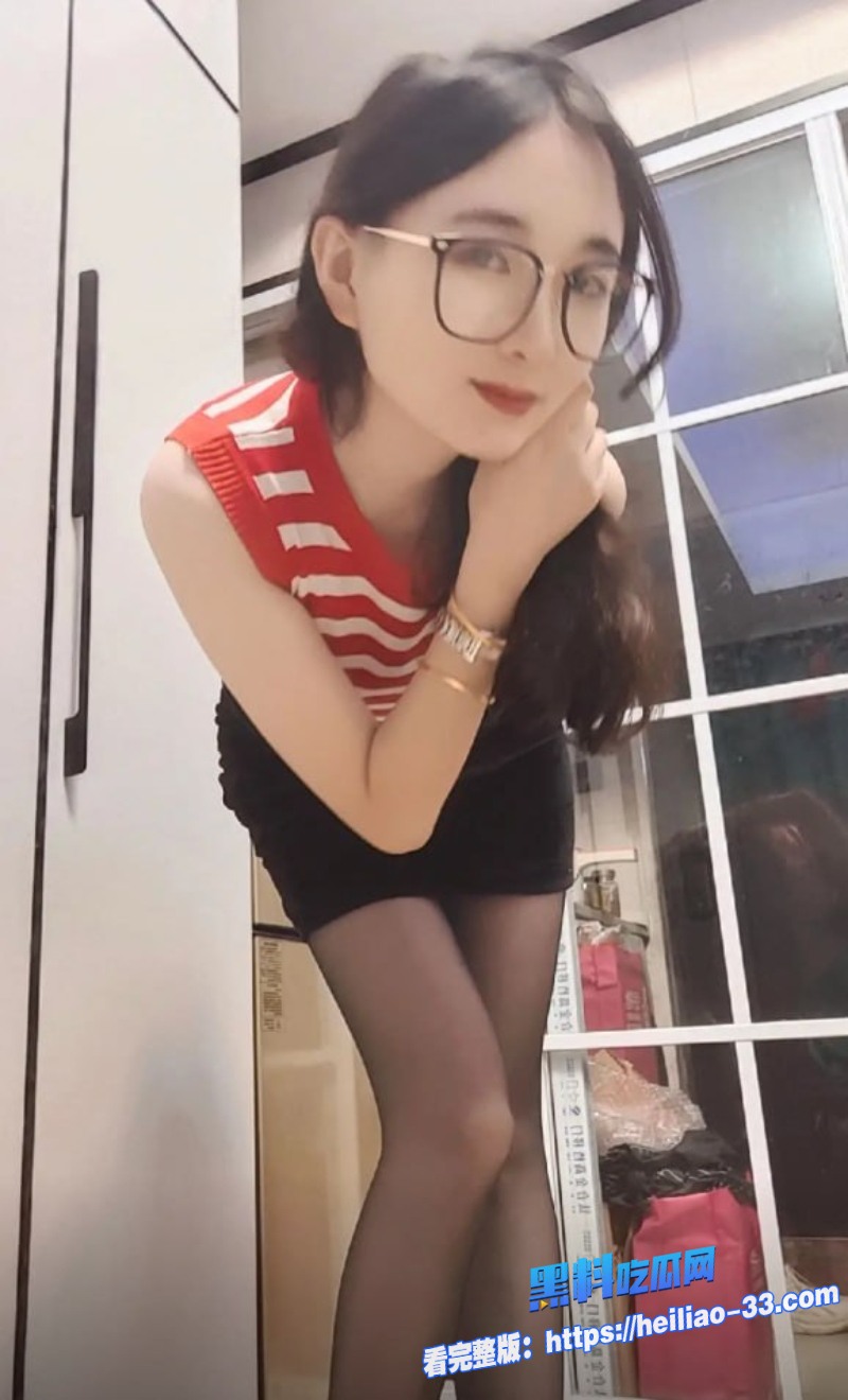 叔叔嫂子小舅子全家淫乱群P狂欢 三人轮番猛插嫂子淫叫不断1