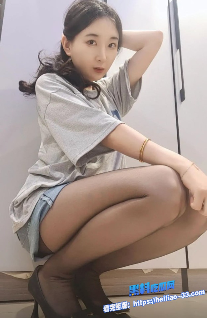 叔叔嫂子小舅子全家淫乱群P狂欢 三人轮番猛插嫂子淫叫不断4