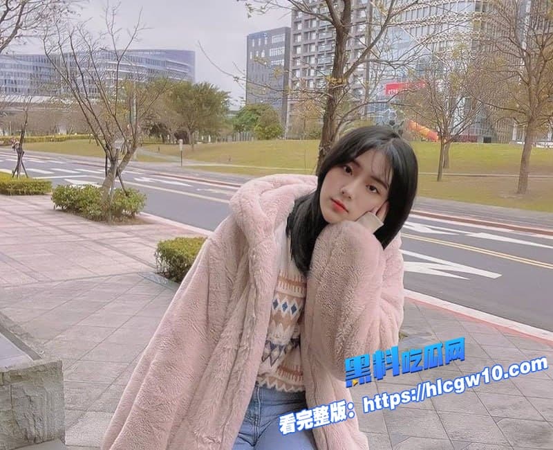 山东校花美女黄薇薇给男友拍自慰视频曝光清纯大学生反差拉满宿舍M字开腿粉嫩小穴手指狂扣4 山东校花美女黄薇薇给男友拍自慰视频曝光清纯大学生反差拉满宿舍M字开腿粉嫩小穴手指狂扣4
