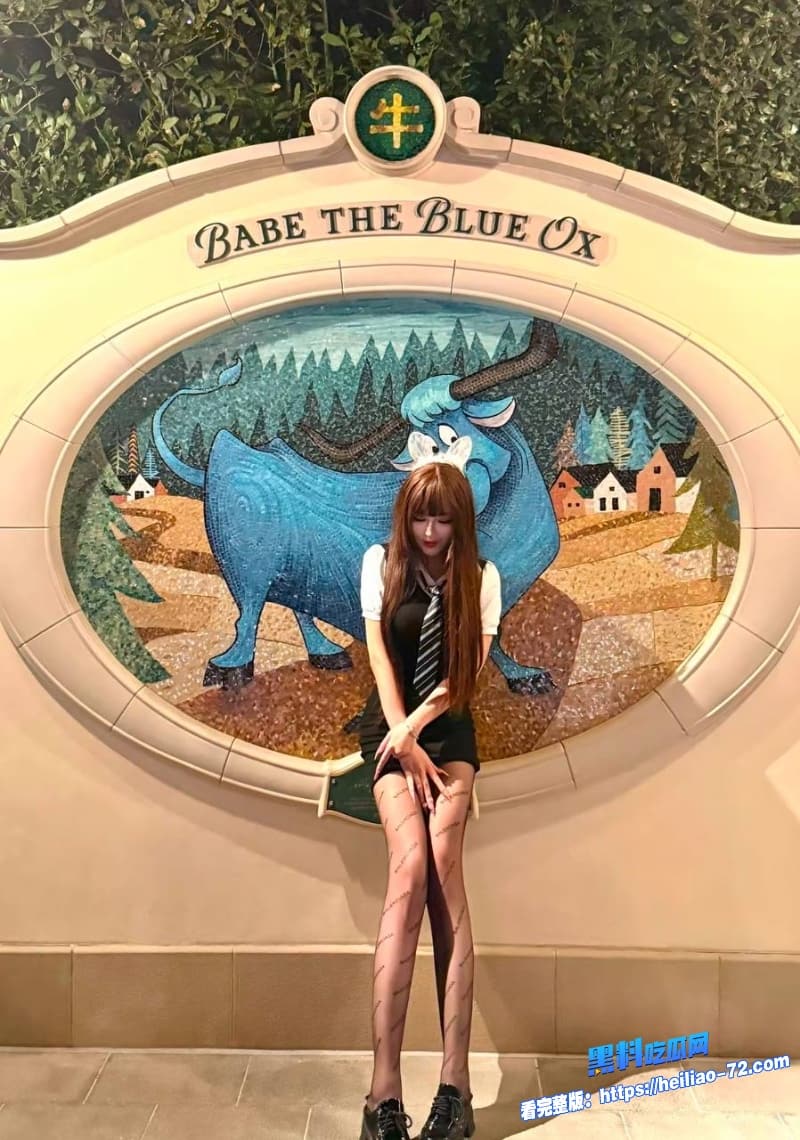 海角家庭乱伦骚货丈母娘身穿紫色情趣内衣被疯狂调教蜜桃臀被疯狂爆操娇喘声超诱惑1