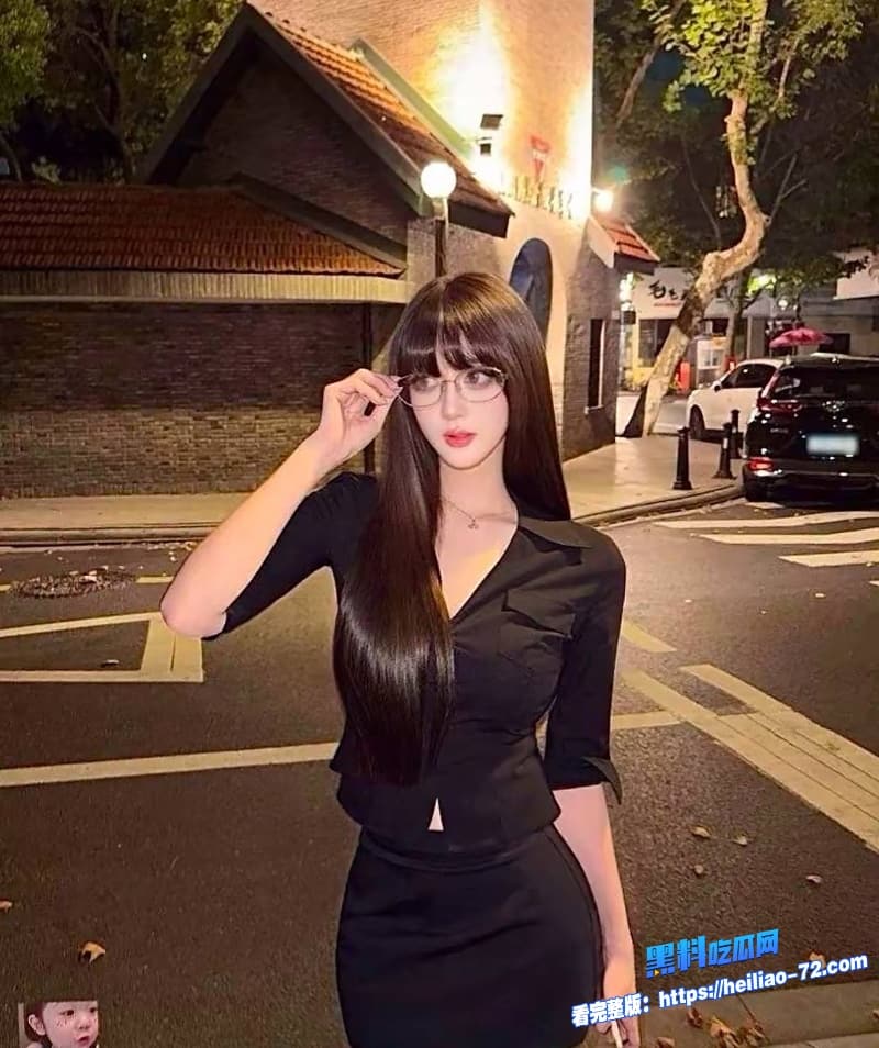 海角家庭乱伦骚货丈母娘身穿紫色情趣内衣被疯狂调教蜜桃臀被疯狂爆操娇喘声超诱惑4