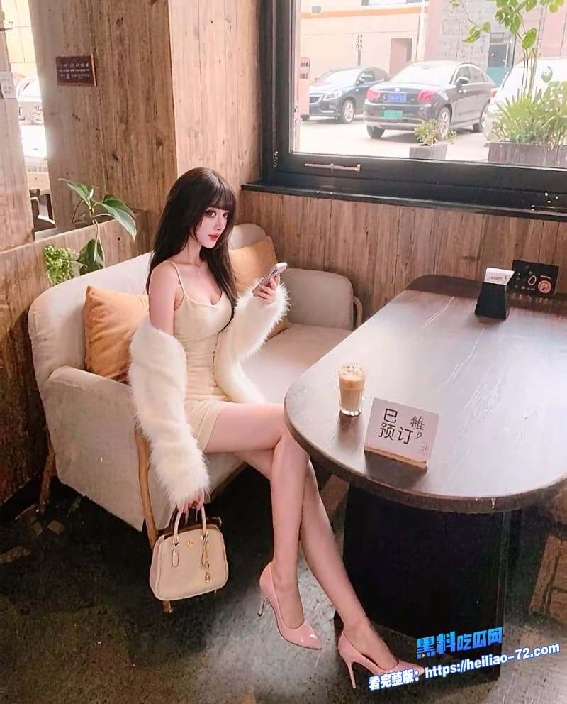 海角家庭乱伦骚货丈母娘身穿紫色情趣内衣被疯狂调教蜜桃臀被疯狂爆操娇喘声超诱惑6