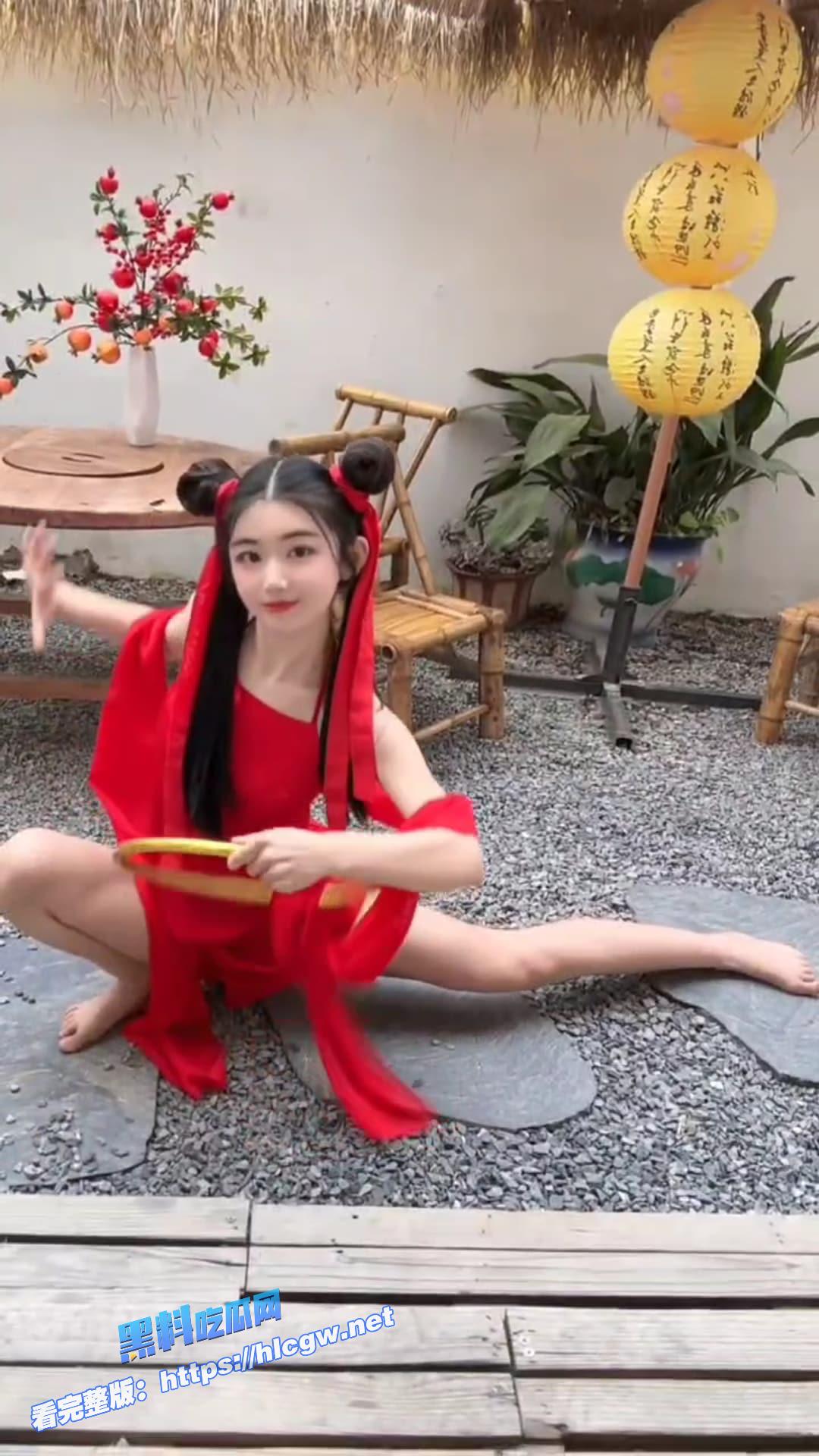 电影院看哪吒全裸自慰
