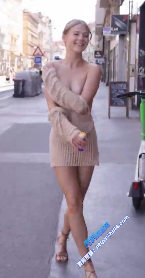 欧美高颜值极品身材美女 Diana 大胆人前户外全裸露出 各个场景全裸露出自己美妙的身体！ 图5