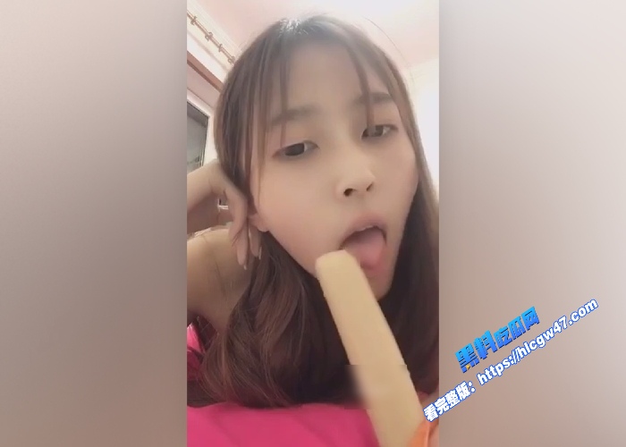 在校舞蹈系大学生一字马女神抖音风热舞开档黑丝脸穴同框自慰骚气十足 图12WH700x500px 在校舞蹈系大学生一字马女神抖音风热舞开档黑丝脸穴同框自慰骚气十足 图12WH700x500px
