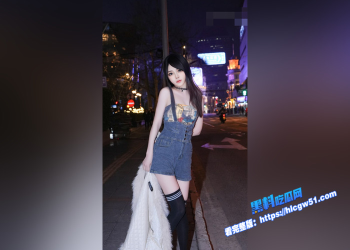 秀人网模特 林月月 第三套最新大尺度写真 摄影师忍不住干了一炮 三点粉嫩小穴非常紧致 强烈推荐7 秀人网模特 林月月 第三套最新大尺度写真 摄影师忍不住干了一炮 三点粉嫩小穴非常紧致 强烈推荐7
