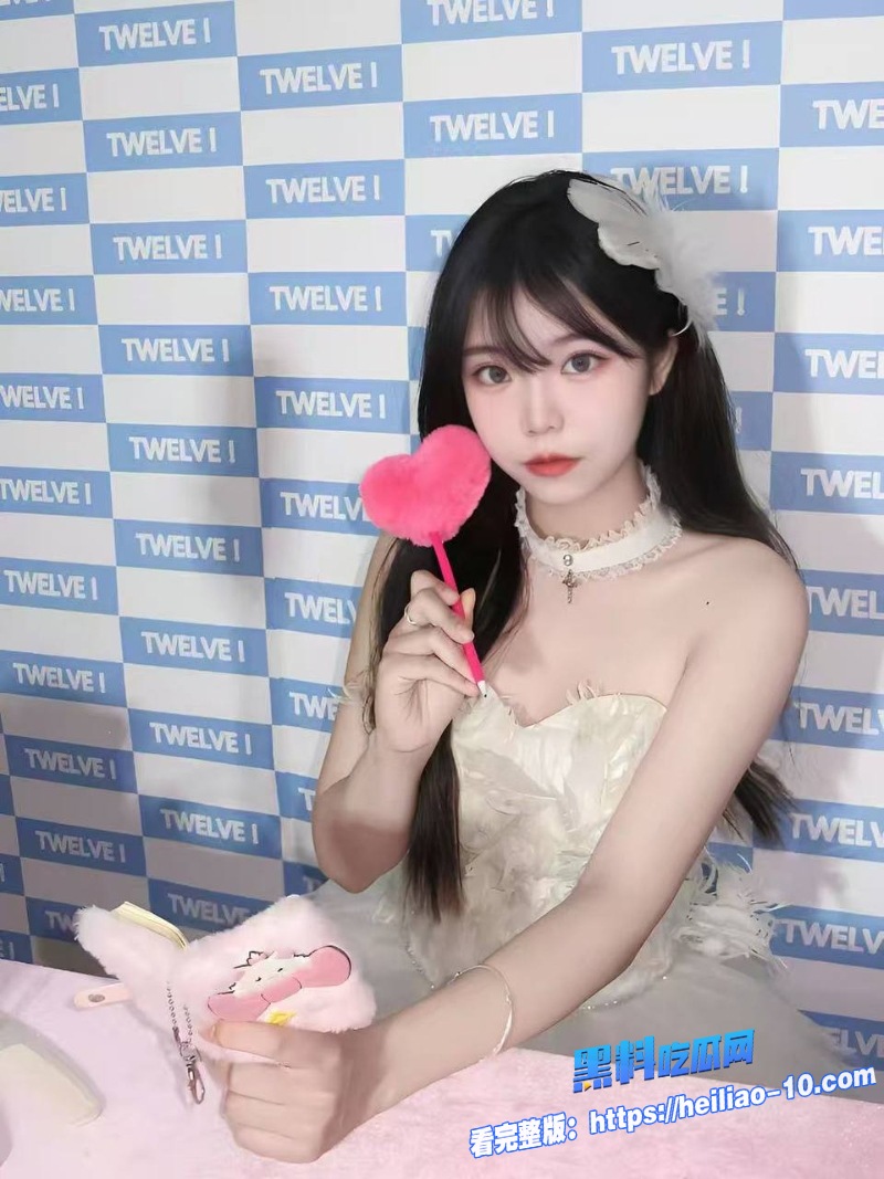 清纯妹妹在阳台打电话jk裙背影让哥哥兽欲大发 5 清纯妹妹在阳台打电话jk裙背影让哥哥兽欲大发 5
