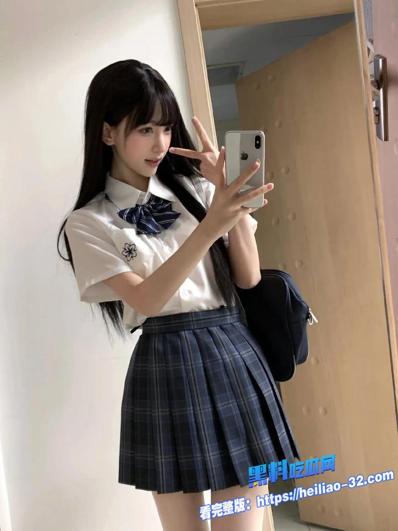 海角乱伦姐弟不伦之夜从足交挑逗开始她主动骑乘缠绵彻底失控颤抖喷涌3 海角乱伦姐弟不伦之夜从足交挑逗开始她主动骑乘缠绵彻底失控颤抖喷涌3