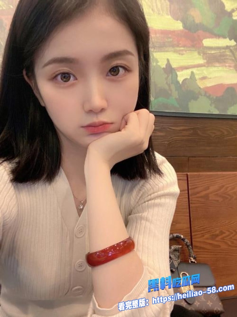 海角乱伦清纯学妹穿白丝背带裙和白色衬衫疯狂勾引哥哥 3 海角乱伦清纯学妹穿白丝背带裙和白色衬衫疯狂勾引哥哥 3