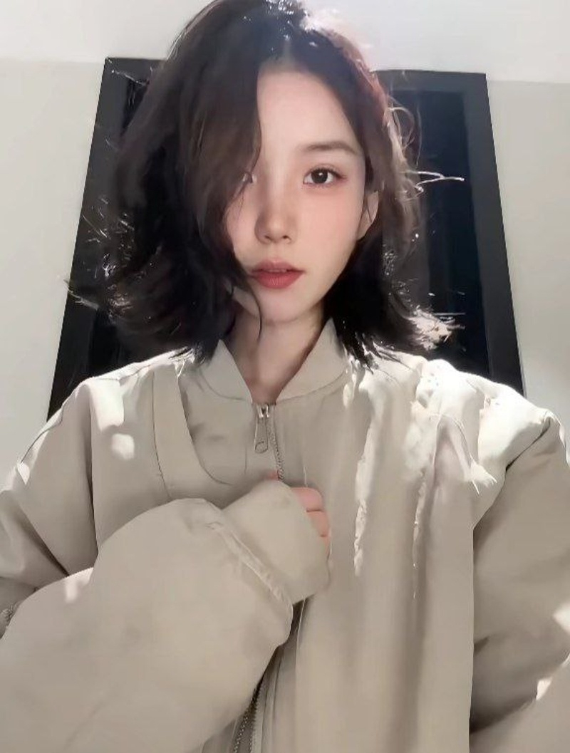 推特网红小瓜陆颜值太绝了甜妹到反差风一键切换3 推特网红小瓜陆颜值太绝了甜妹到反差风一键切换3