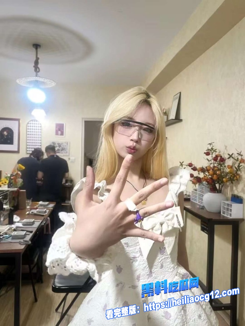 黄毛精神小妹0 黄毛精神小妹0