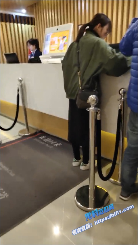 公司市场部心机婊 曹欣颖 已婚极品骚货 和公司高层都搞过 母狗已经成了公司的精盆！1