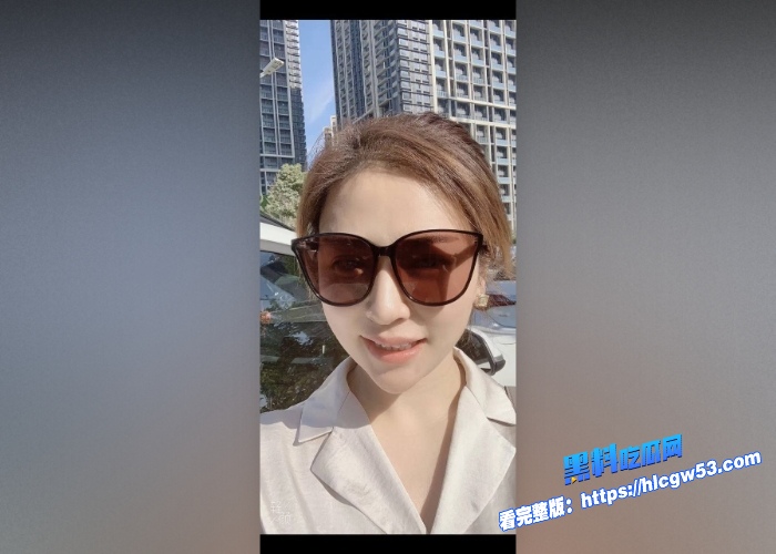 极品35岁人妻熟女菲菲背着老公出轨约炮多毛骚穴被镜头特写展示一看就是性瘾极大 图4WH700x500px