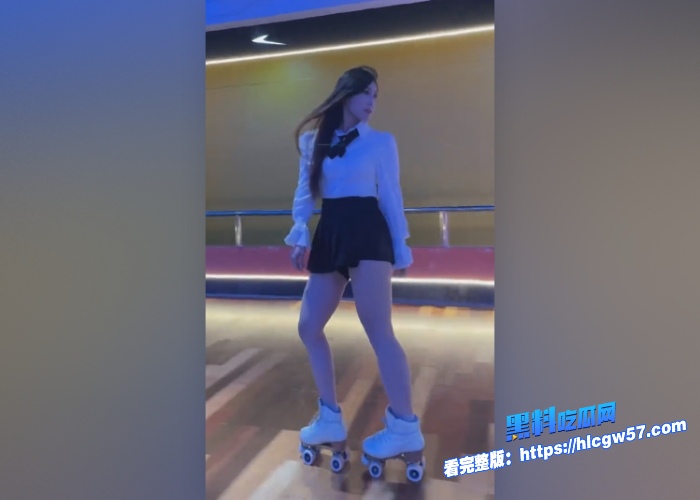 抖音女网红轮滑冰姑娘私下竟是生化母体携带艾滋病下海卖淫感染超千人性爱视频曝光引其嫖娼界惊慌 图4 抖音女网红轮滑冰姑娘私下竟是生化母体携带艾滋病下海卖淫感染超千人性爱视频曝光引其嫖娼界惊慌 图4
