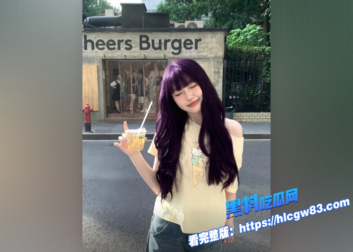 推特福利姬性感豹纹黑丝美腿极品美逼插入模具假脚骚穴被塞得满满妹子身体不断抽搐淫水外泄图 7
