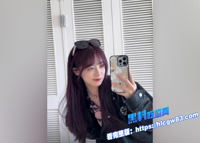 推特福利姬性感豹纹黑丝美腿极品美逼插入模具假脚骚穴被塞得满满妹子身体不断抽搐淫水外泄图 1