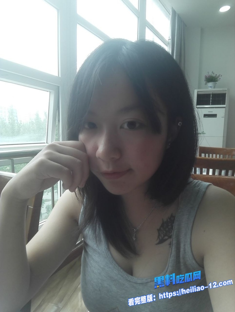 上海大奶纹身母猪荡妇喜欢给路人露自己的大奶子 4 上海大奶纹身母猪荡妇喜欢给路人露自己的大奶子 4