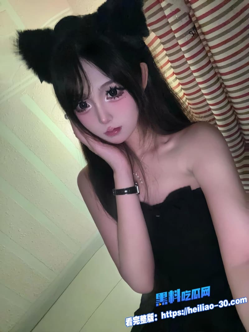 广西职业学院精神小妹李雯丽校外被大哥包养视频曝光当母狗口交女上位屁股被拍红 1