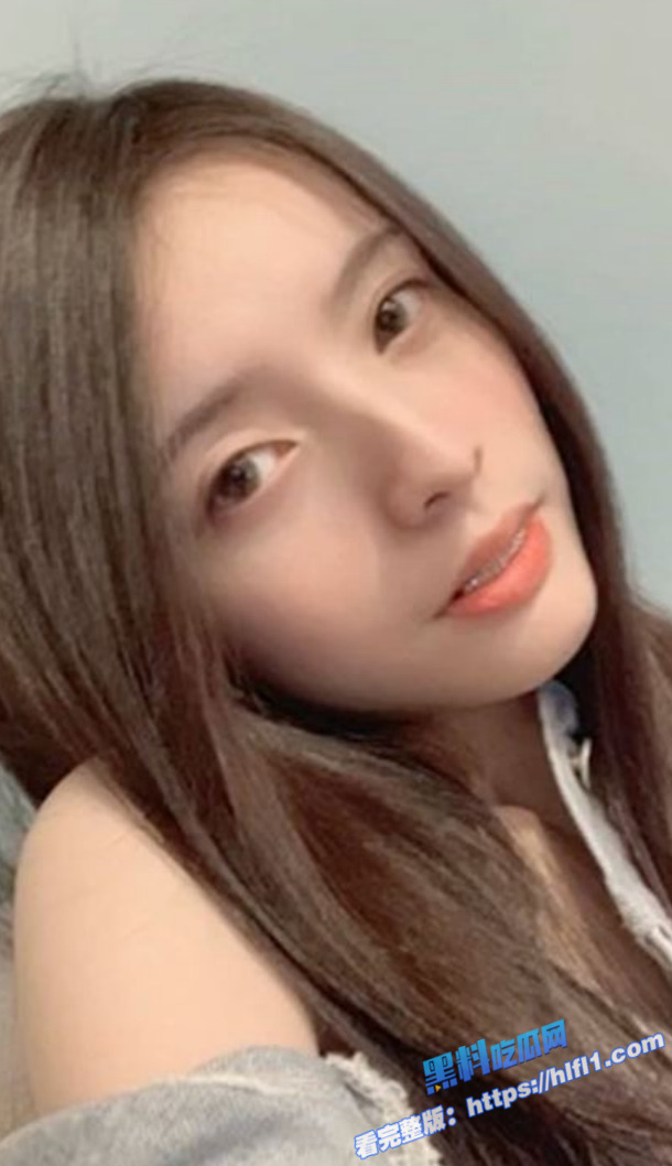 台湾本土流出 约炮牙套妹妹 清纯外表下隐藏着淫荡的母狗 从床上激战到窗台！1