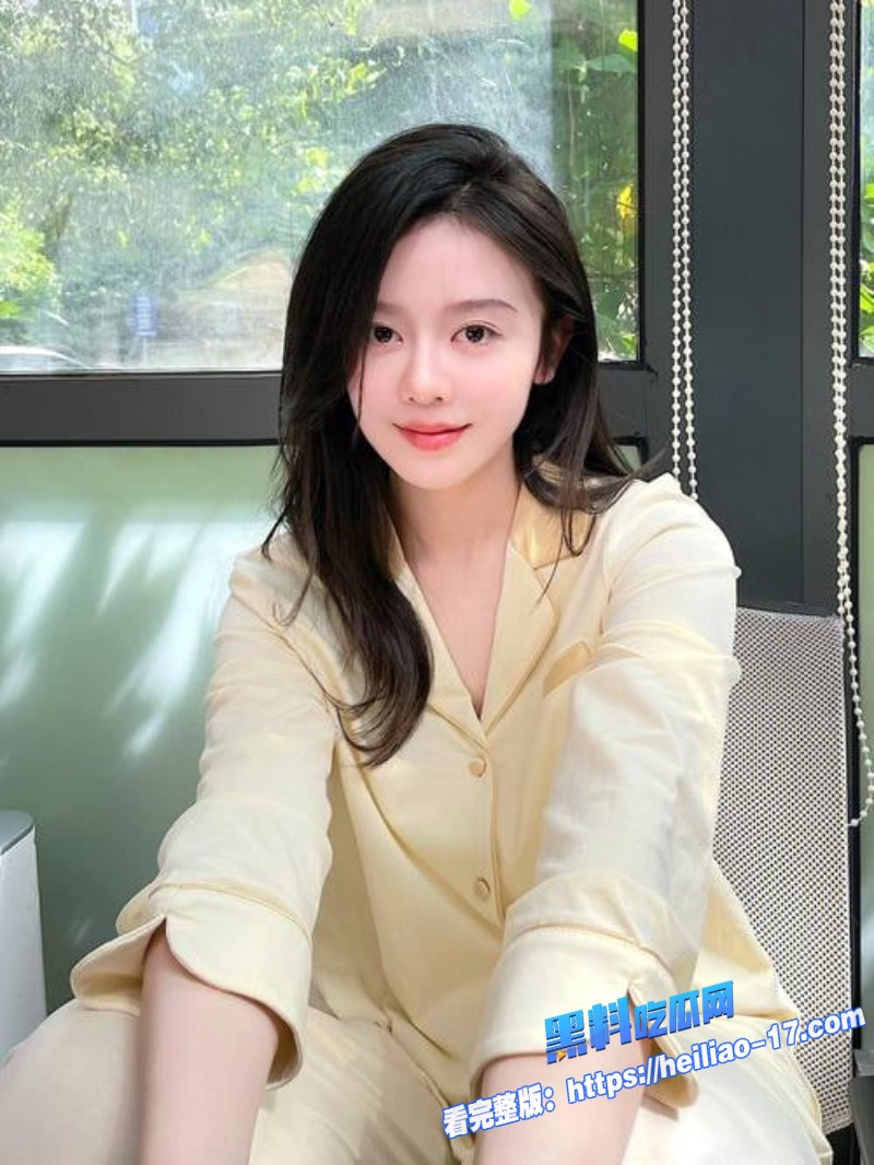 哥哥出差留嫂子在家空虚寂寞白嫩美乳优秀教师嫂子刚洗澡出浴被小叔子趁机推倒床上4